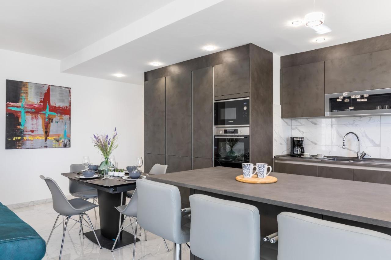 Elysian Zen Luxury Apartment - Two Bedroom Apartment With Terrace And Sea View Split Eksteriør billede