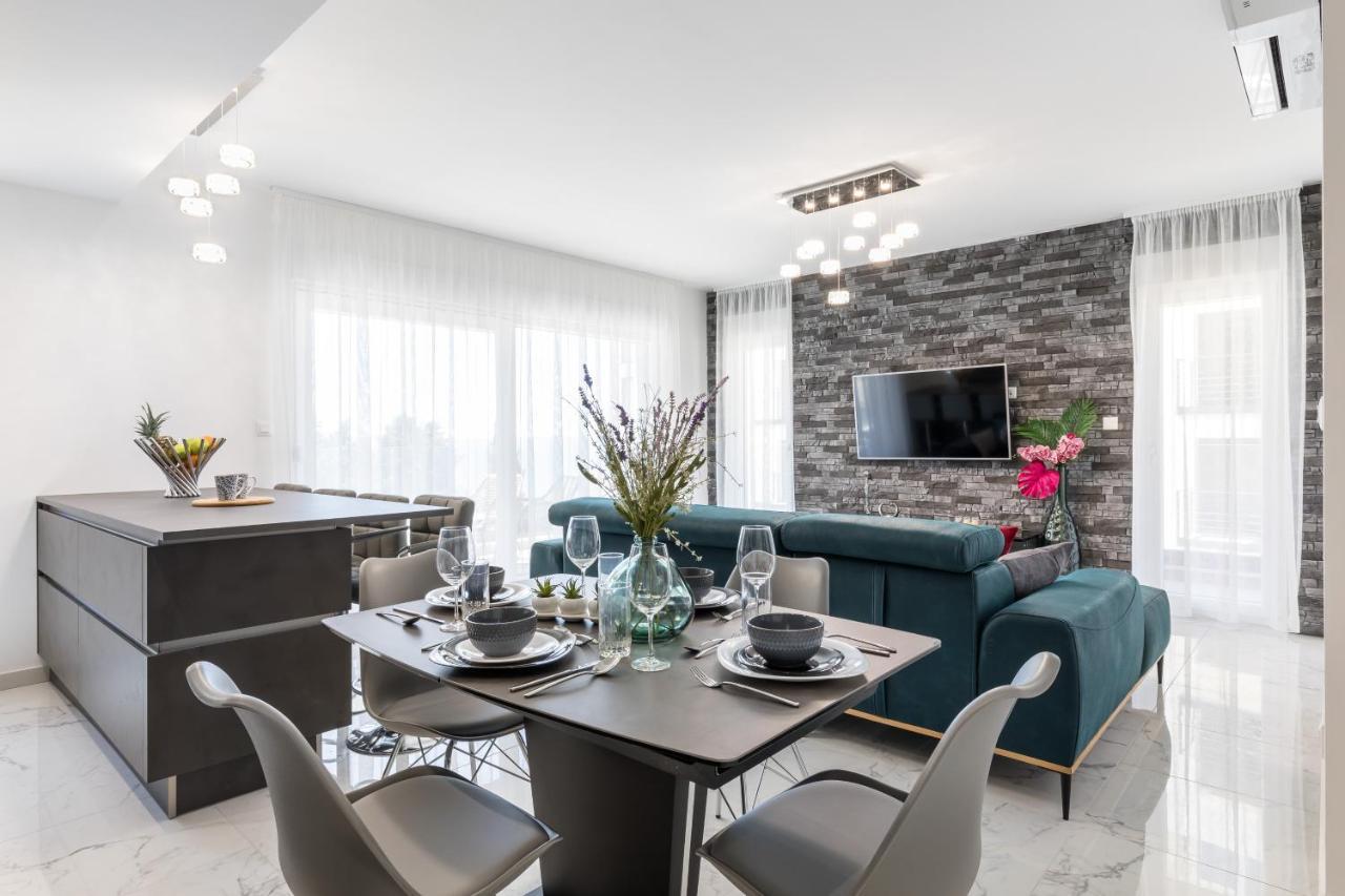Elysian Zen Luxury Apartment - Two Bedroom Apartment With Terrace And Sea View Split Eksteriør billede